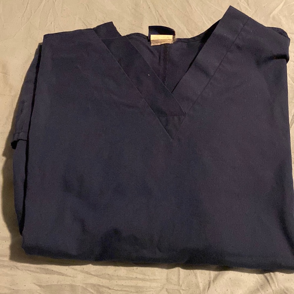 Cherokee scrub top